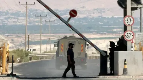 Two Persons Shot in Incident Close to West Bank-Jordan Passage, Israeli Military Reports